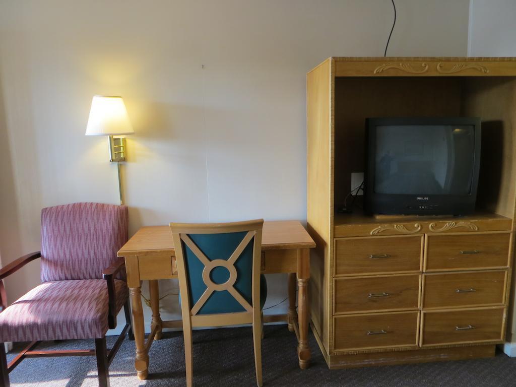Pine Crest Motor Lodge Holly Springs ภายนอก รูปภาพ