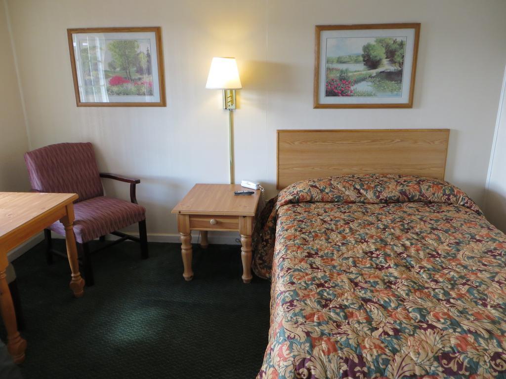 Pine Crest Motor Lodge Holly Springs ห้อง รูปภาพ