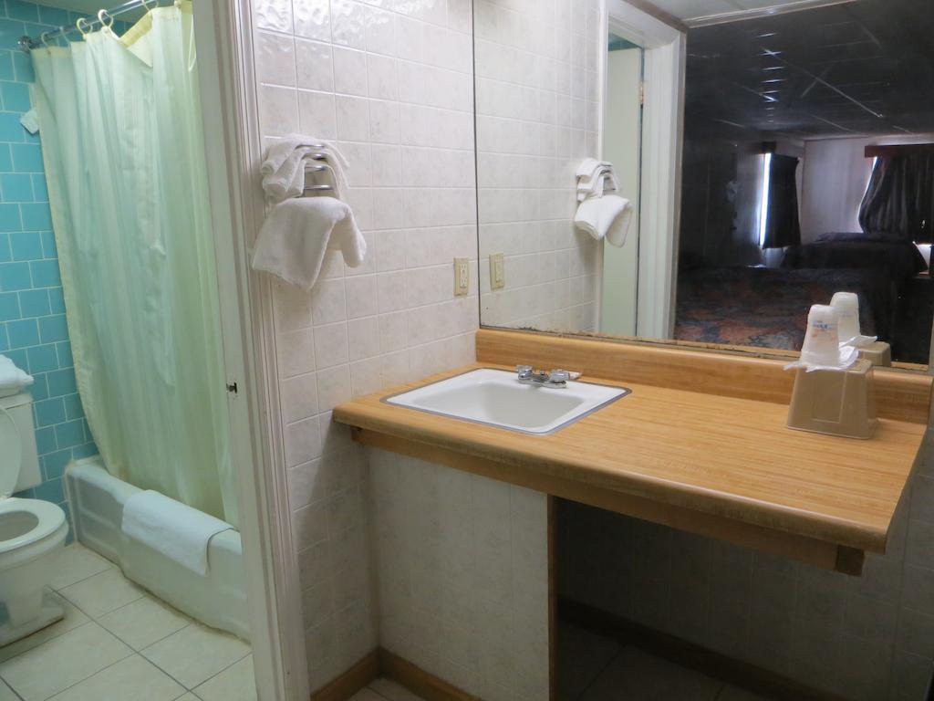 Pine Crest Motor Lodge Holly Springs ห้อง รูปภาพ
