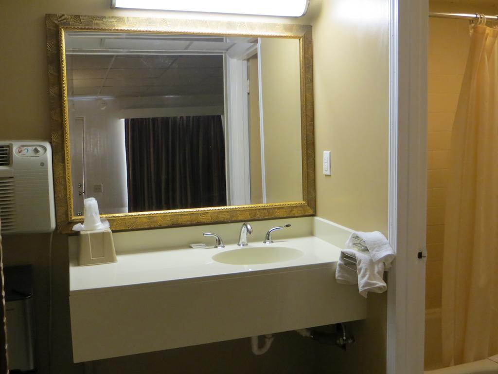 Pine Crest Motor Lodge Holly Springs ภายนอก รูปภาพ
